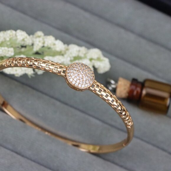 Elegant Rose Gold Bangle with Round Diamond-Crystal Centerpiece, XPBL0463 - Picture 11 of 11